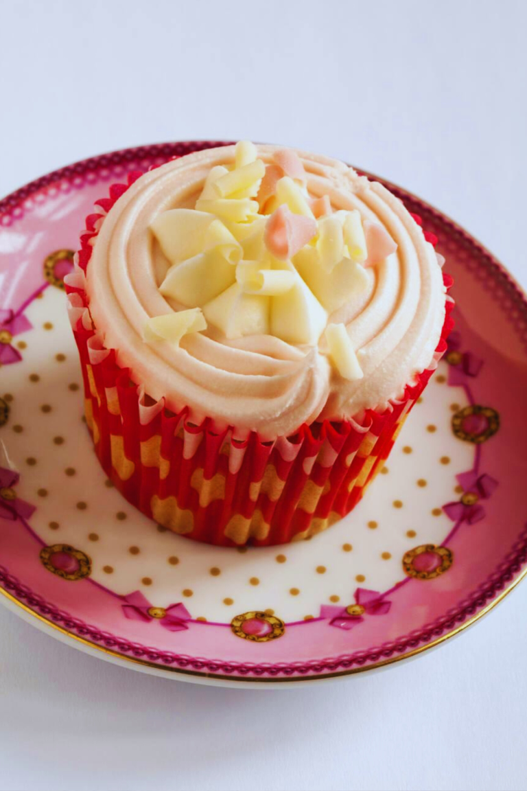 strawberry filled cupcakes